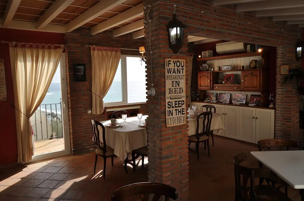 Welcome Inn Nerja Guest House Luxury Bed & Breakfast 3*,