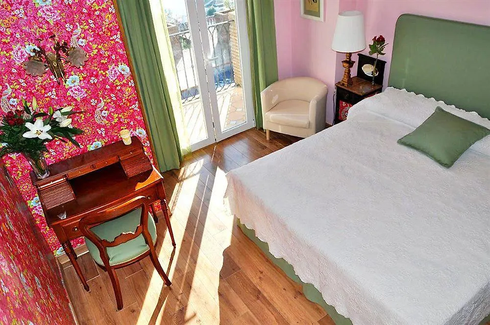 Welcome Inn Nerja Guest House Luxury Bed & Breakfast Spanien