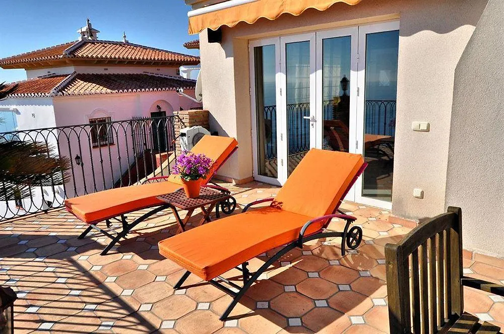 Welcome Inn Nerja Guest House Luxury Bed & Breakfast