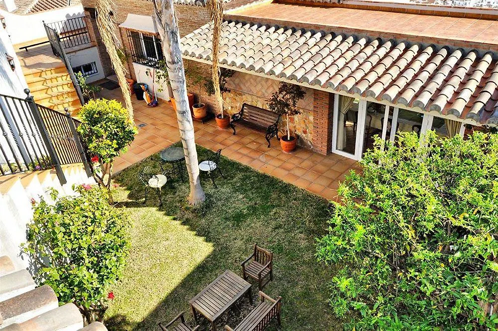 Welcome Inn Nerja Guest House Luxury Bed & Breakfast 3*,