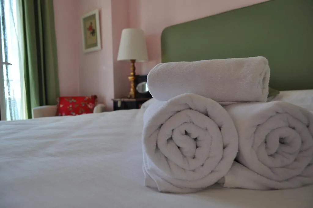 Welcome Inn Nerja Guest House Luxury Bed & Breakfast 3*,  Spanien