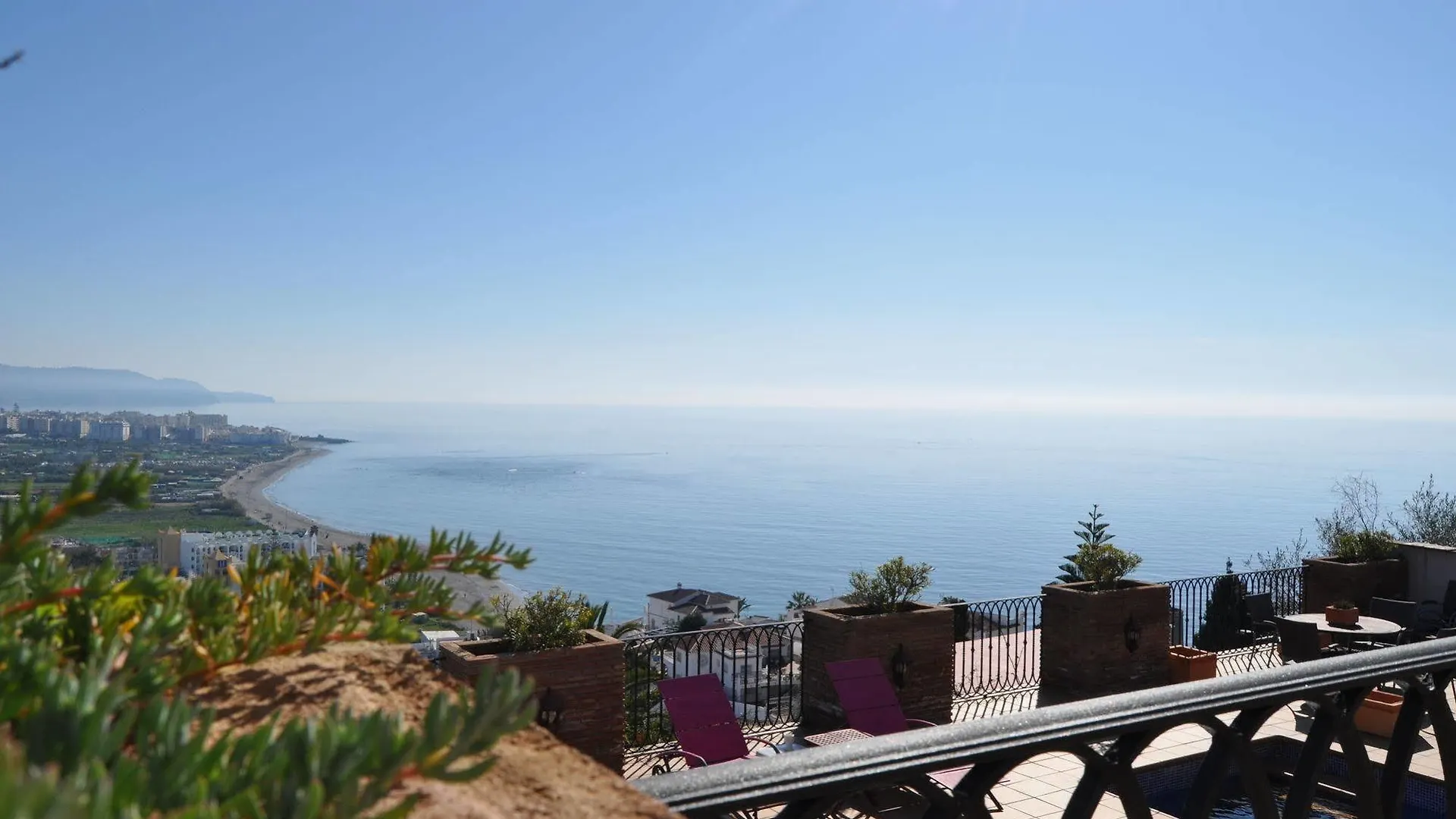 Welcome Inn Nerja Guest House Luxury Bed & Breakfast