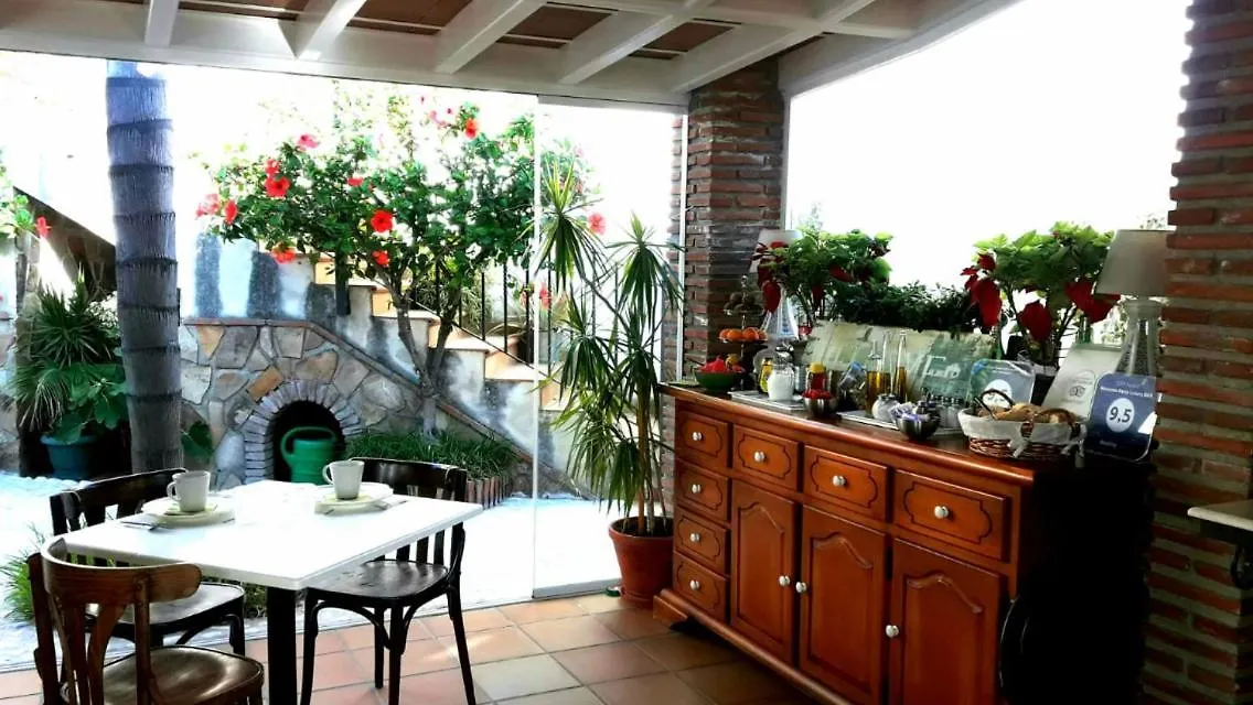Welcome Inn Nerja Guest House Luxury Bed & Breakfast 3*,  Spanien